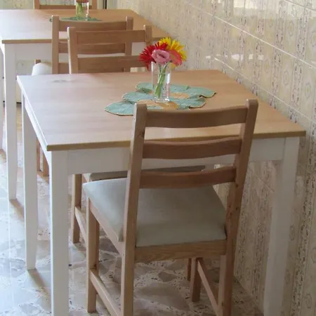 לינה וארוחת בוקר Tilde צ'פאלו