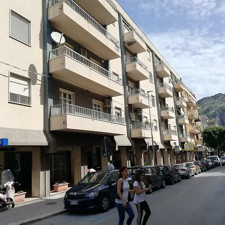 Alojamento de Acomodação e Pequeno-almoço Tilde Cefalù