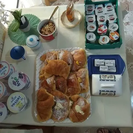 Tilde Oda ve Kahvaltı 3*